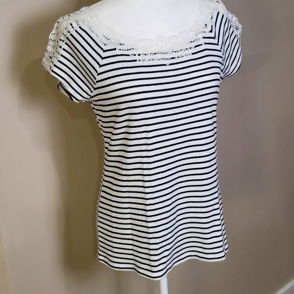 Westport striped Dk blue & white with Crochet short sleeve women's size Med - Picture 3 of 11
